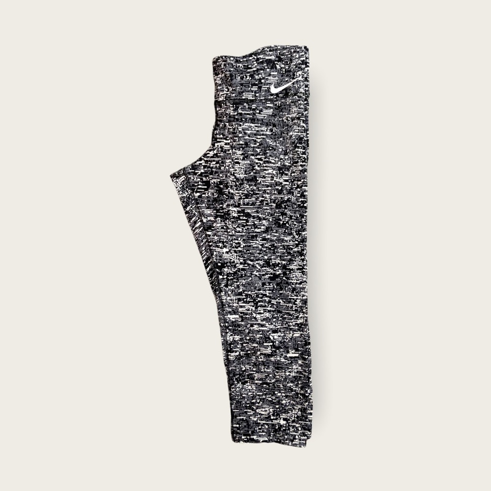 Nike Crop Leggings - Picture 4 of 7